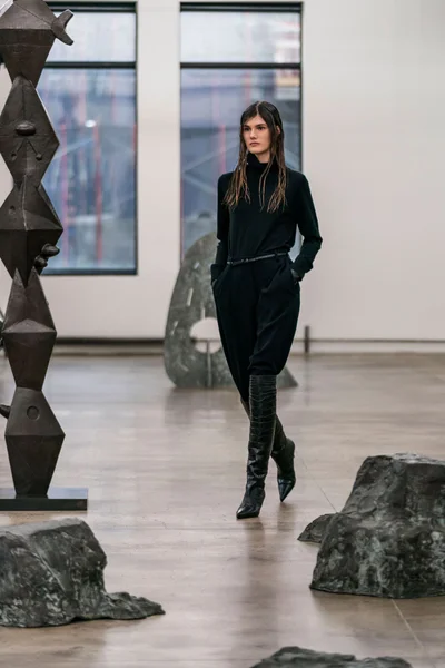 Look 32